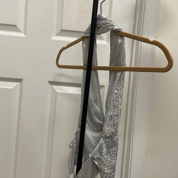 Lucy in the Sky - Silver sequin halter top -S - unused - Picture 2 of 4